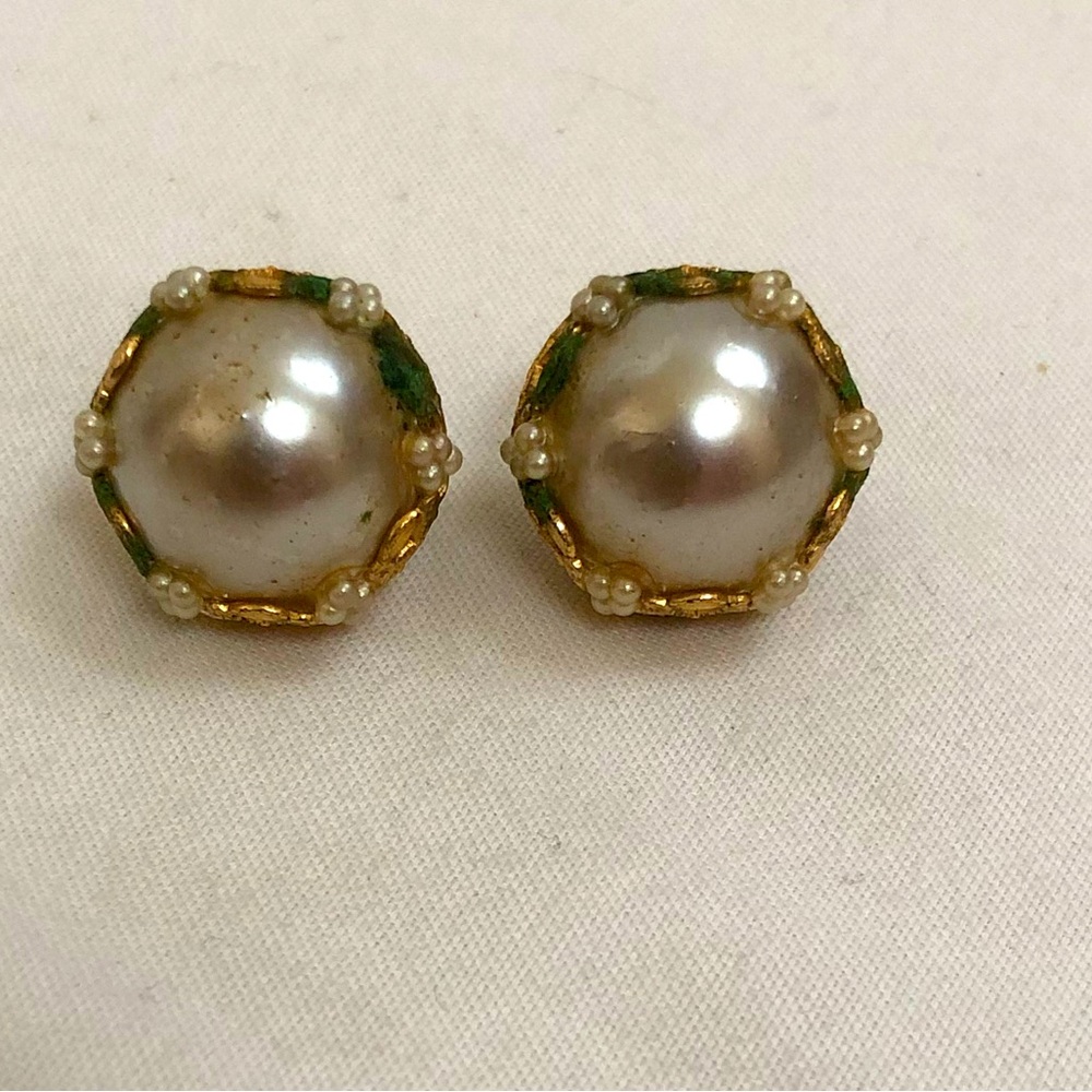 Vintage Lewis Segal Pieced Clip On Earrings Gold Tone White Pearls Green Accent